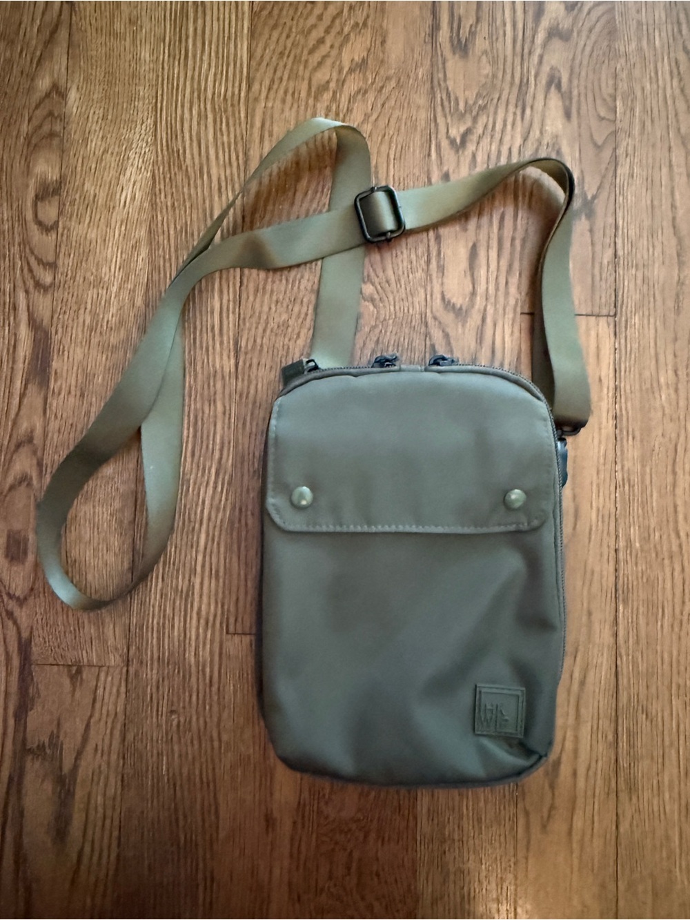 IHKWIP Green Everyday Essentials Crossbody Travel Bag Water Resistant RFID